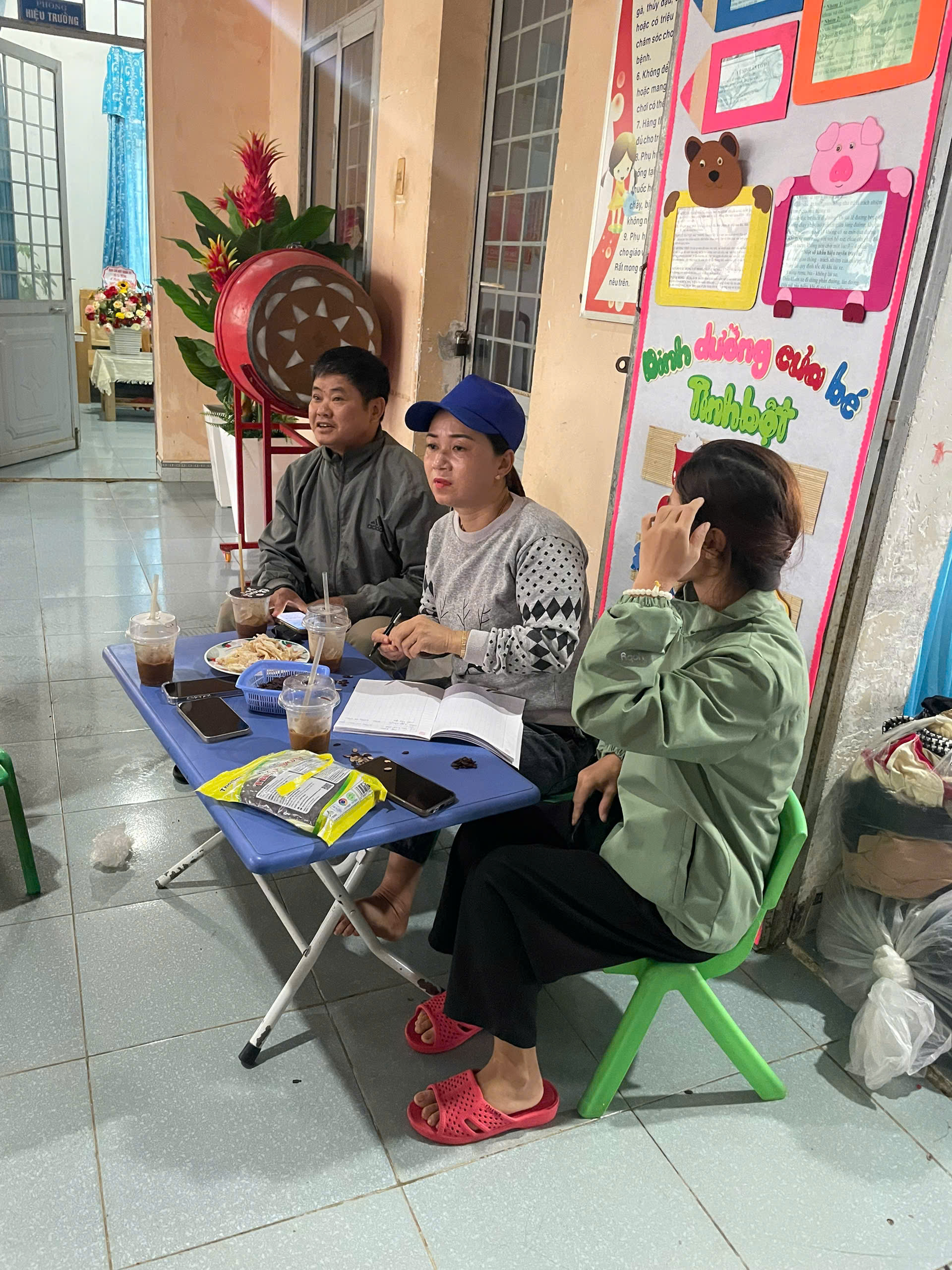 HOẠT ĐỘNG QUYÊN GÓP ỦNG HỘ ĐỒNG BÀO VÙNG BÃO LỤT HOẠT ĐỘNG QUYÊN GÓP ỦNG HỘ ĐỒNG BÀO VÙNG BÃO LỤT